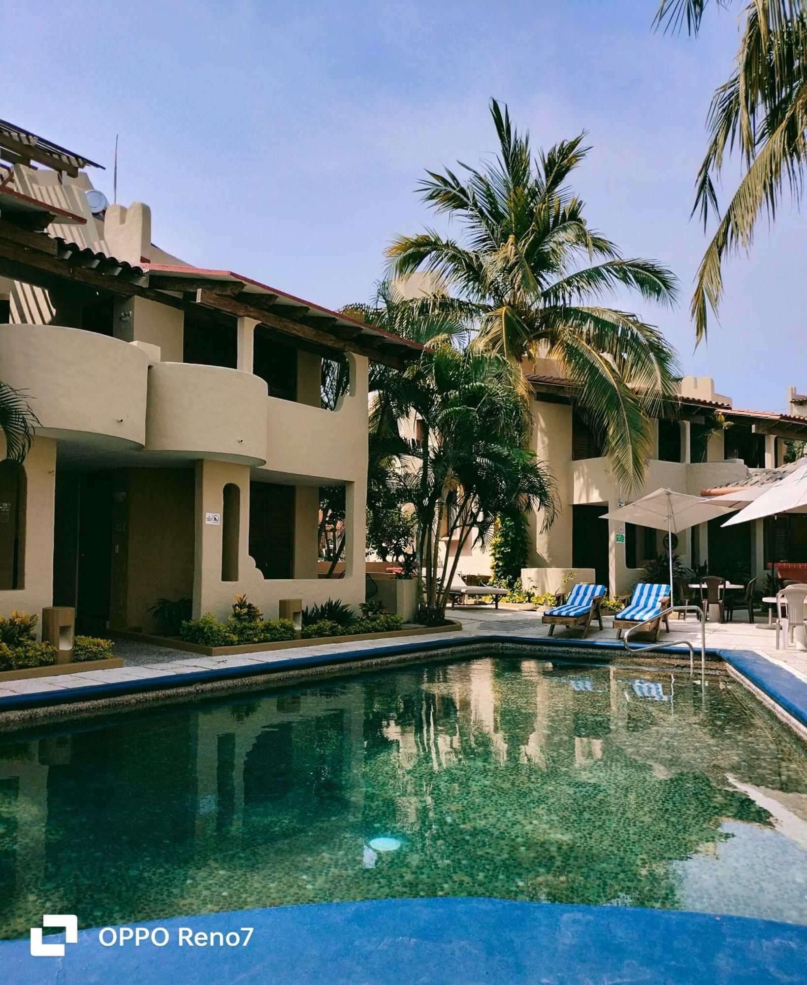 Villas Miramar Сиуатанехо Екстериор снимка