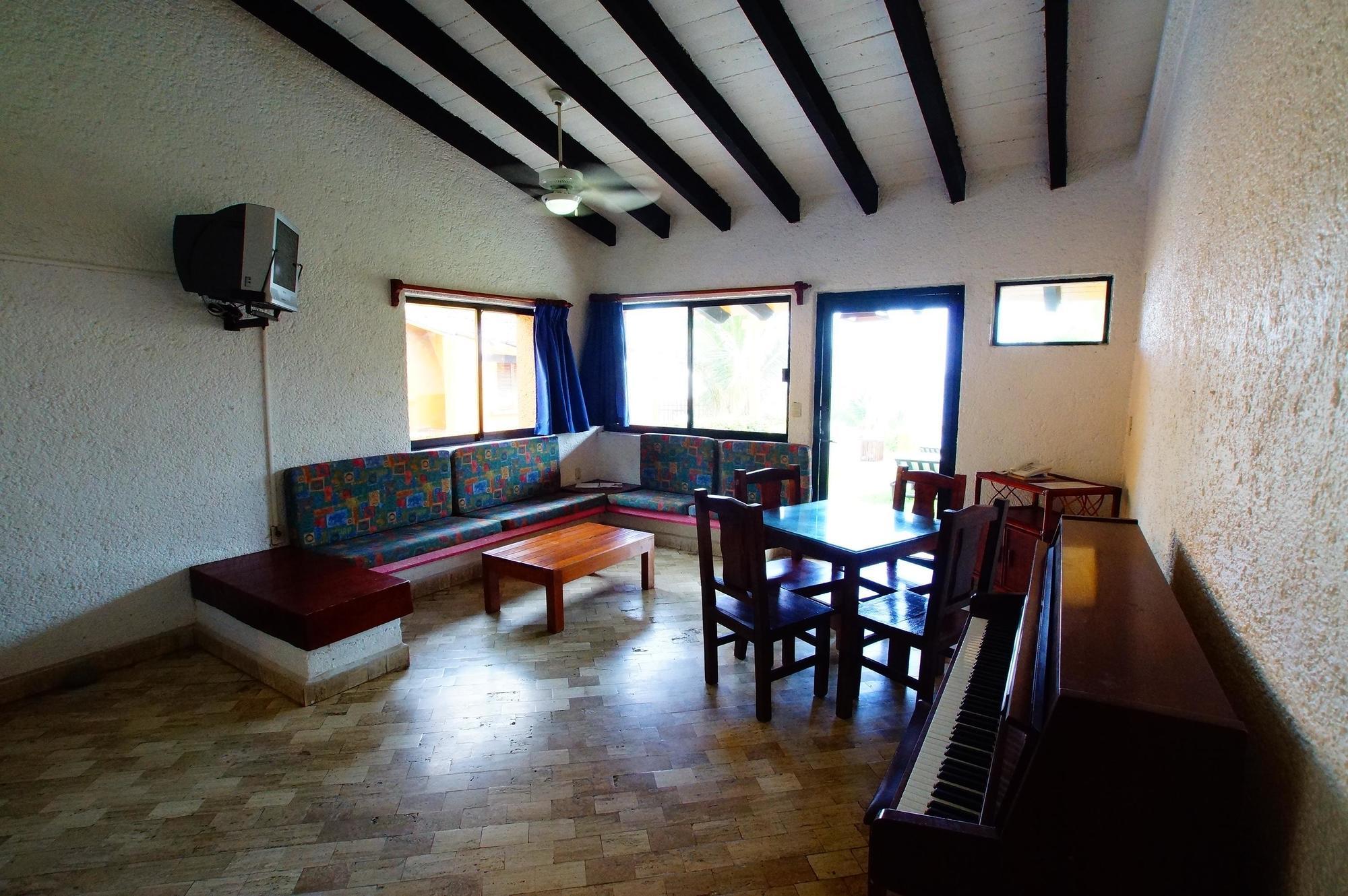 Villas Miramar Сиуатанехо Екстериор снимка